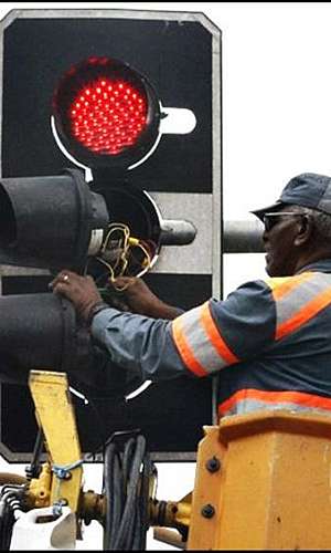 Conserto de semáforos